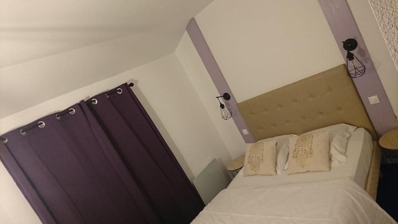 Hotel Les Deux Porches Verrieres  エクステリア 写真