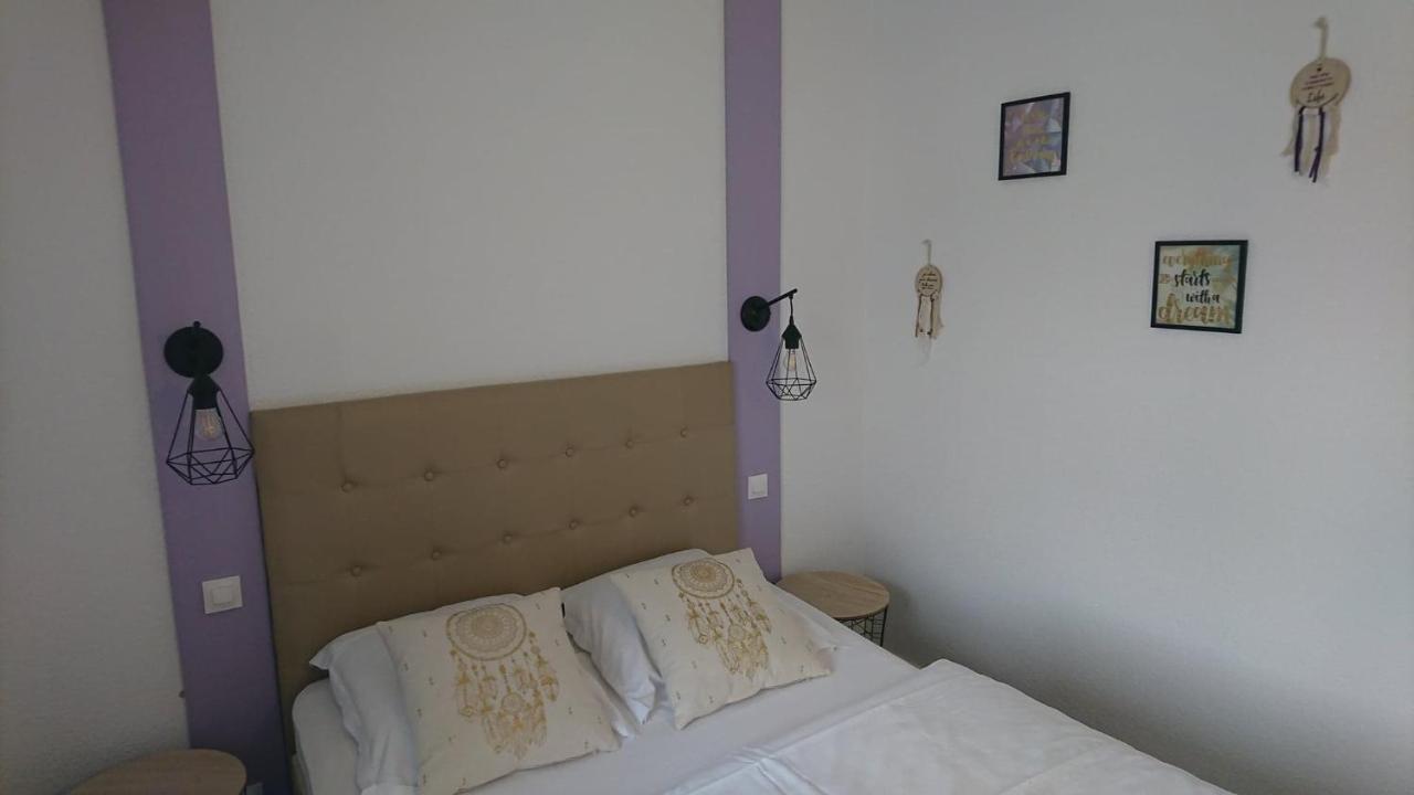 Hotel Les Deux Porches Verrieres  エクステリア 写真