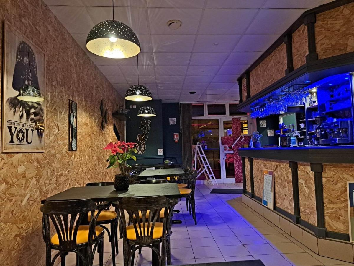 Hotel Les Deux Porches Verrieres  エクステリア 写真