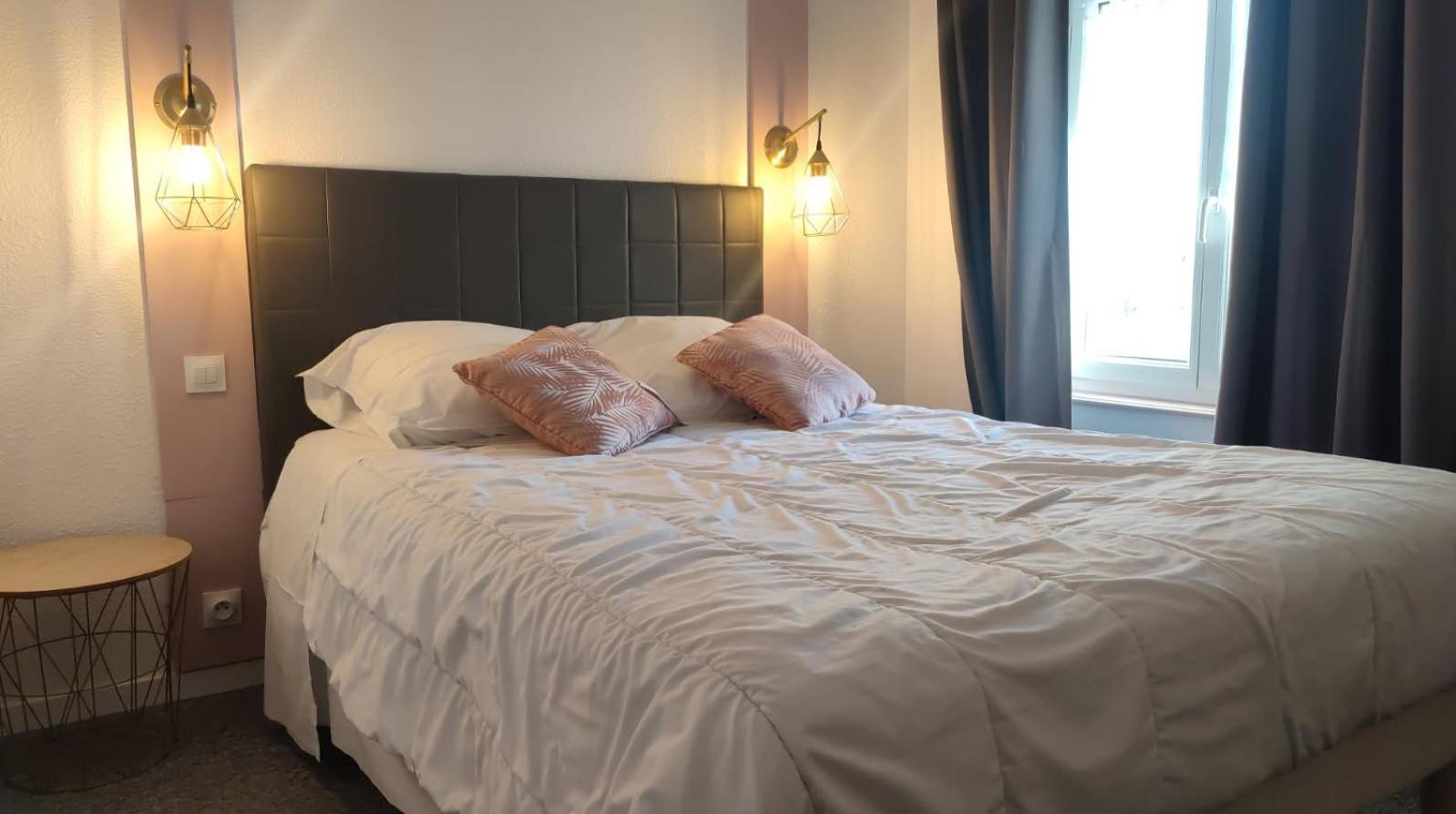 Hotel Les Deux Porches Verrieres  エクステリア 写真