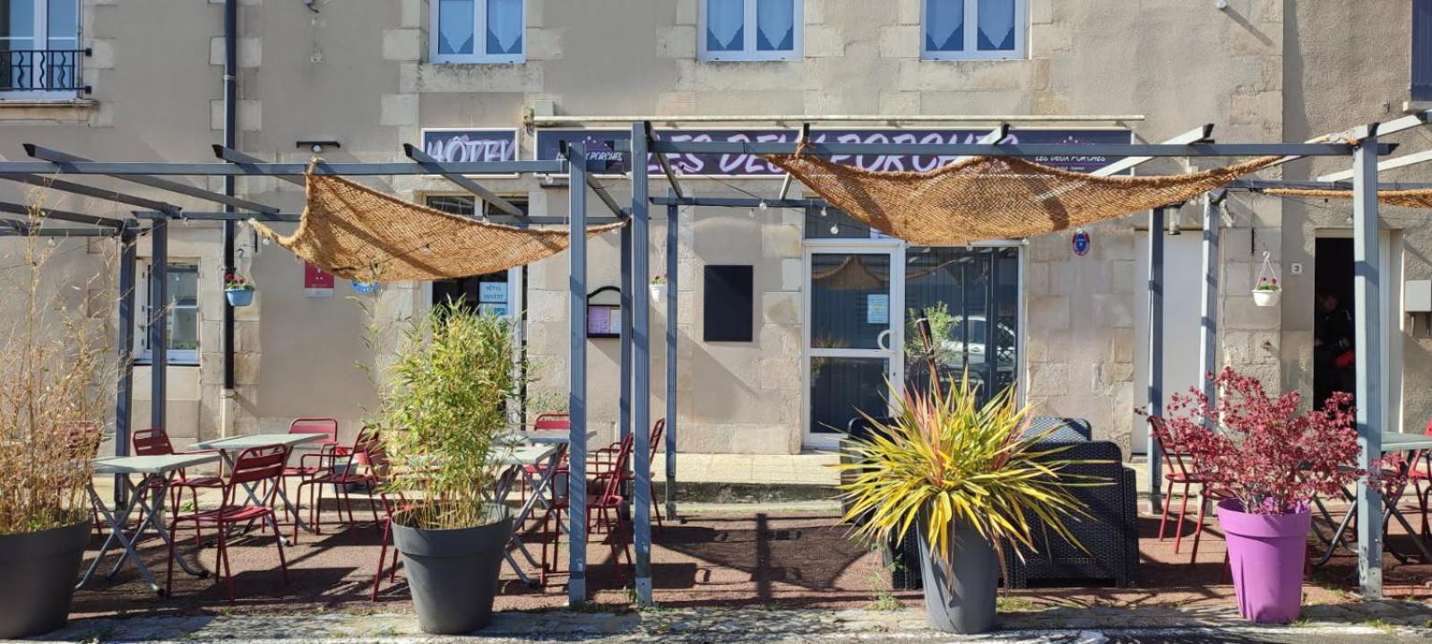 Hotel Les Deux Porches Verrieres  エクステリア 写真