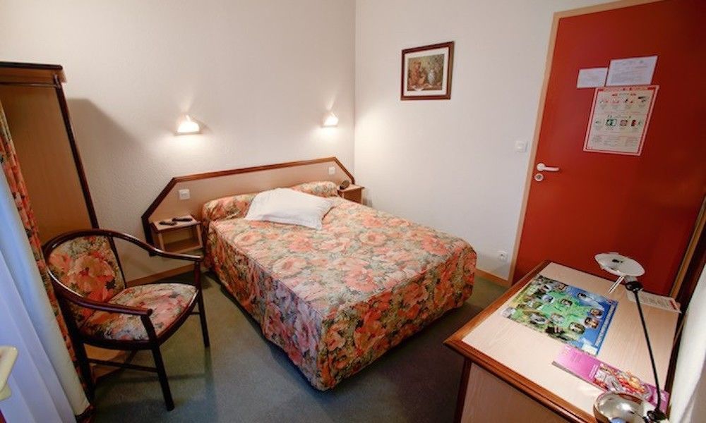 Hotel Les Deux Porches Verrieres  エクステリア 写真
